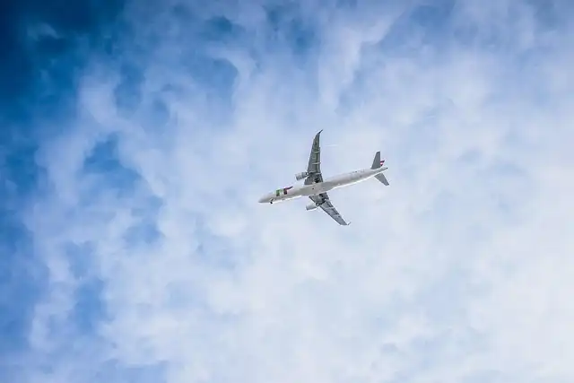Air Canada: Free Drinks & Treats for Economy Passengers!
