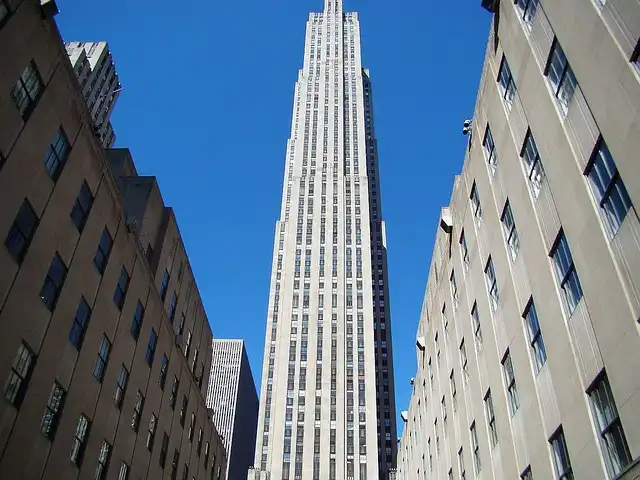 Rockefeller Center & NYC Landmarks Shine in US Tourist Reviews